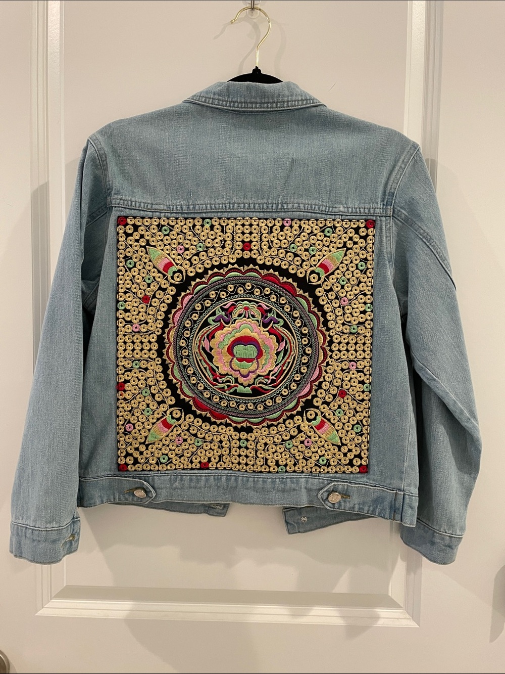 NEW!!Dazedwaves Uniquely Embroidered light Blue Denim Jacket with